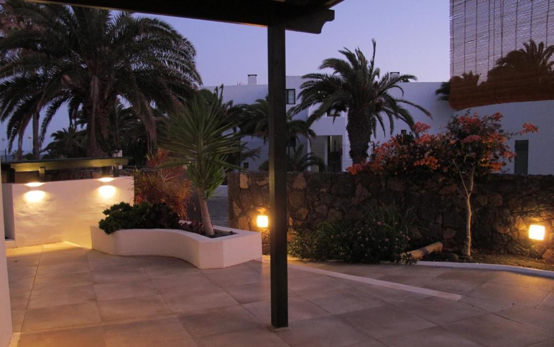 Bungalow Goa Pool View, Playa Roca Residence Sea Front Access - Free Ac - Wifi Costa Teguise Exteriér fotografie