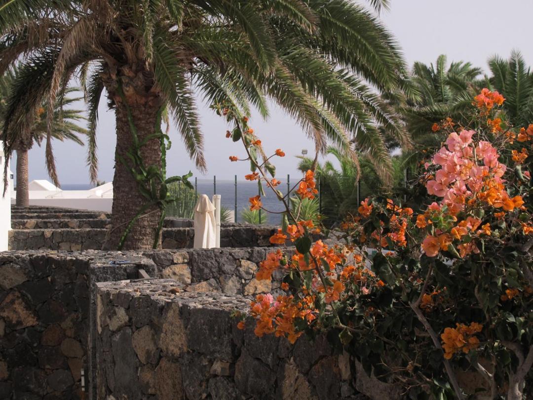 Bungalow Goa Pool View, Playa Roca Residence Sea Front Access - Free Ac - Wifi Costa Teguise Exteriér fotografie