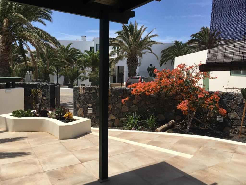 Bungalow Goa Pool View, Playa Roca Residence Sea Front Access - Free Ac - Wifi Costa Teguise Exteriér fotografie