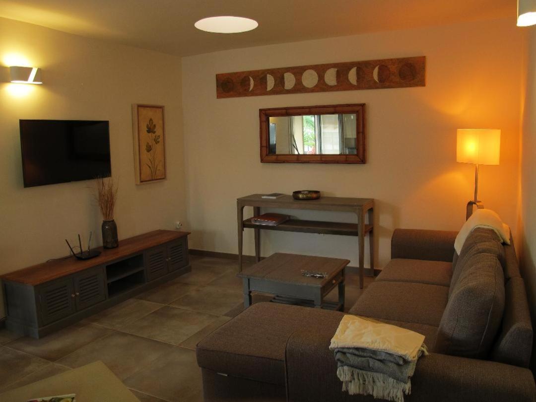 Bungalow Goa Pool View, Playa Roca Residence Sea Front Access - Free Ac - Wifi Costa Teguise Exteriér fotografie