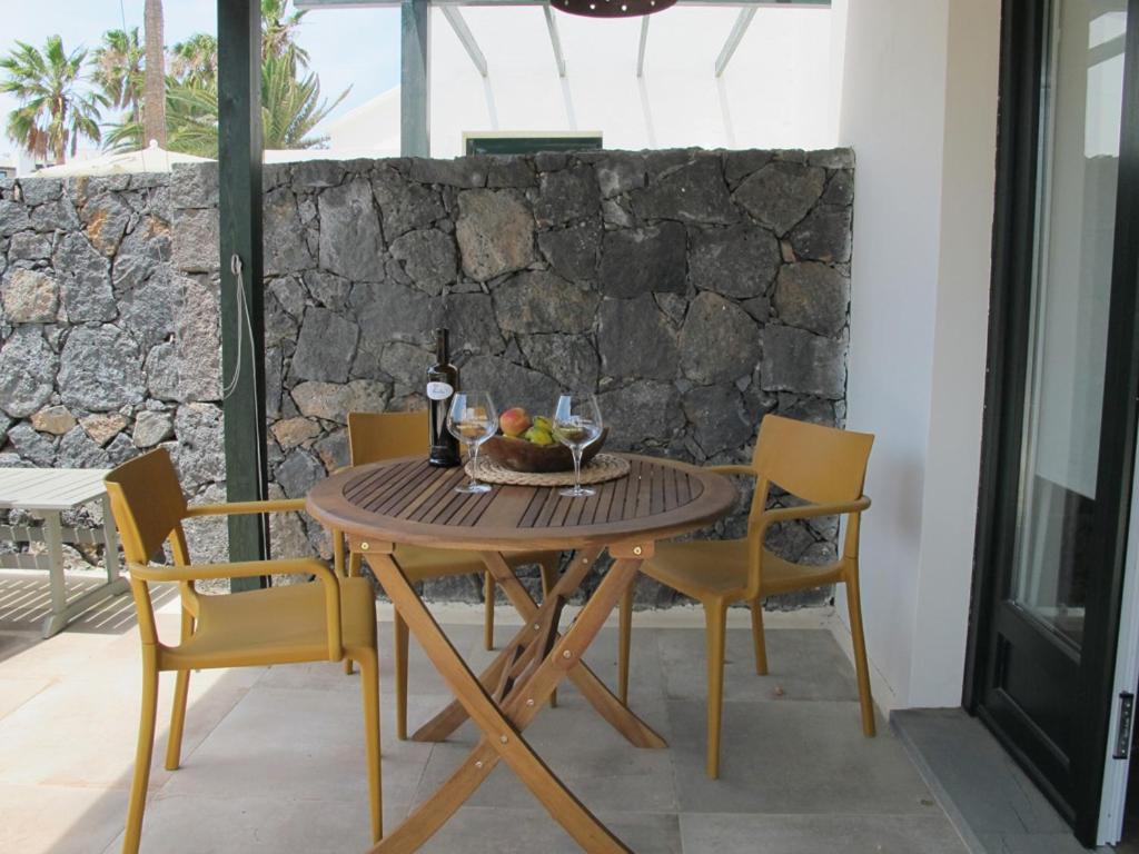 Bungalow Goa Pool View, Playa Roca Residence Sea Front Access - Free Ac - Wifi Costa Teguise Exteriér fotografie