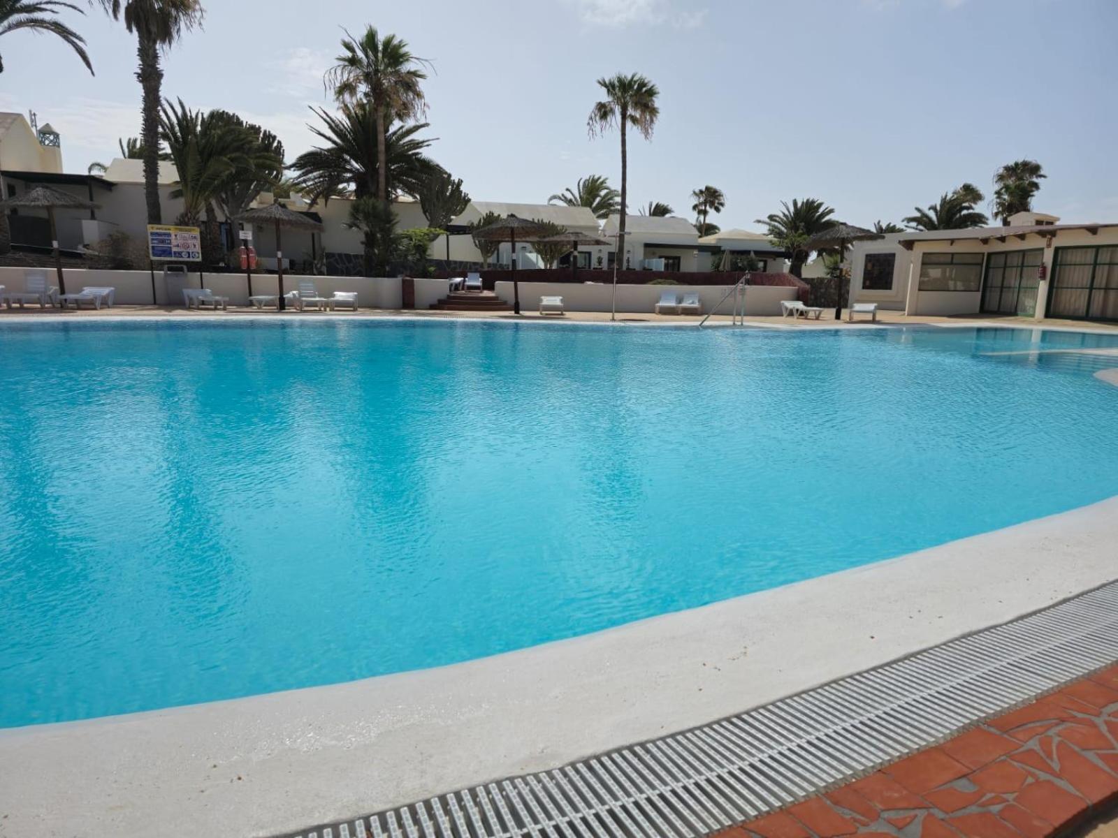 Bungalow Goa Pool View, Playa Roca Residence Sea Front Access - Free Ac - Wifi Costa Teguise Exteriér fotografie