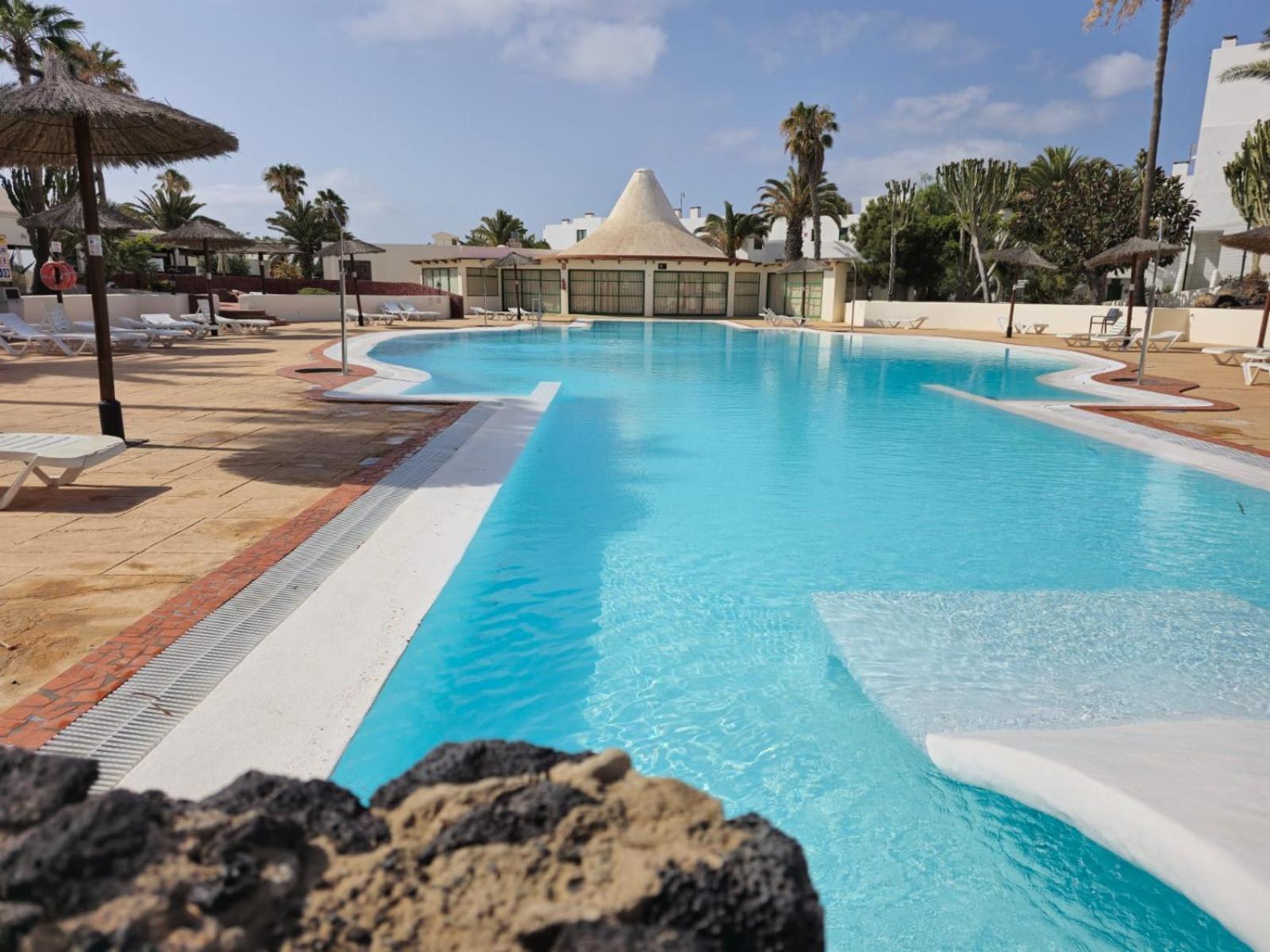 Bungalow Goa Pool View, Playa Roca Residence Sea Front Access - Free Ac - Wifi Costa Teguise Exteriér fotografie